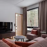 Le Lingonberry D14 Ski-in Ski-out By Aavalevi *